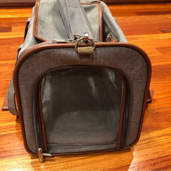 🐶Mr. Peanut's Gold Series Airline Approved Pet Carrier - Picture 11 of 17